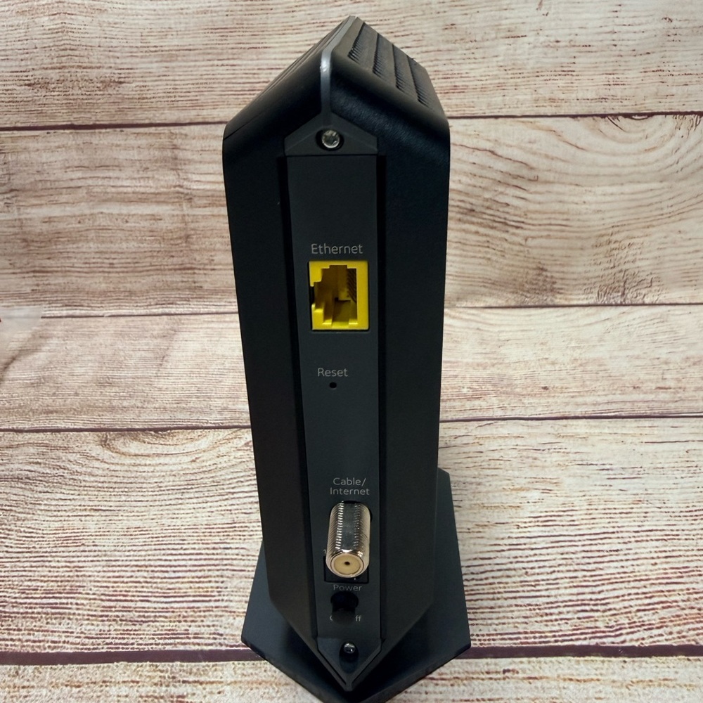 Netgear CM700 Cable Modem 1.4gbps Pre Owned Functional - Picture 3 of 7